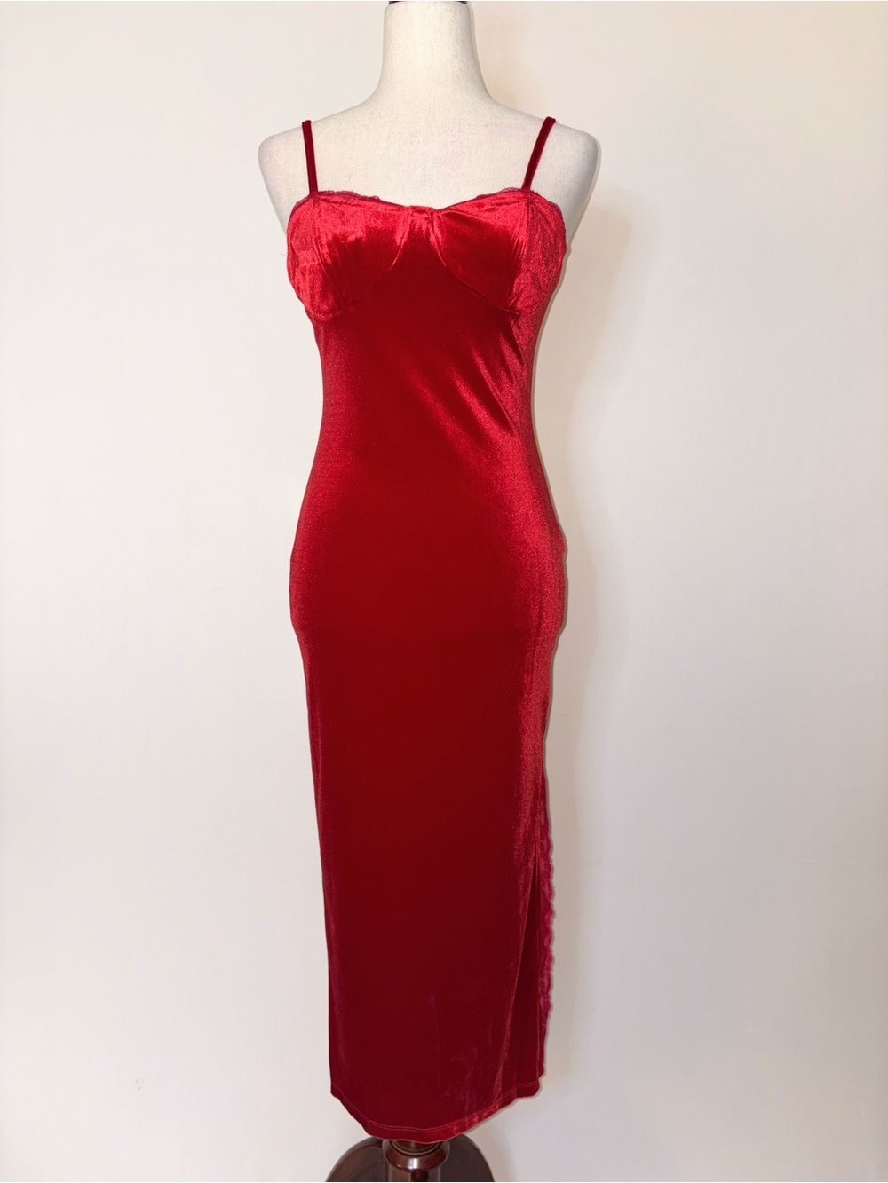 Red Velvet Lace Trimmed Bustier‎ Midi Dress Size M New With Tag